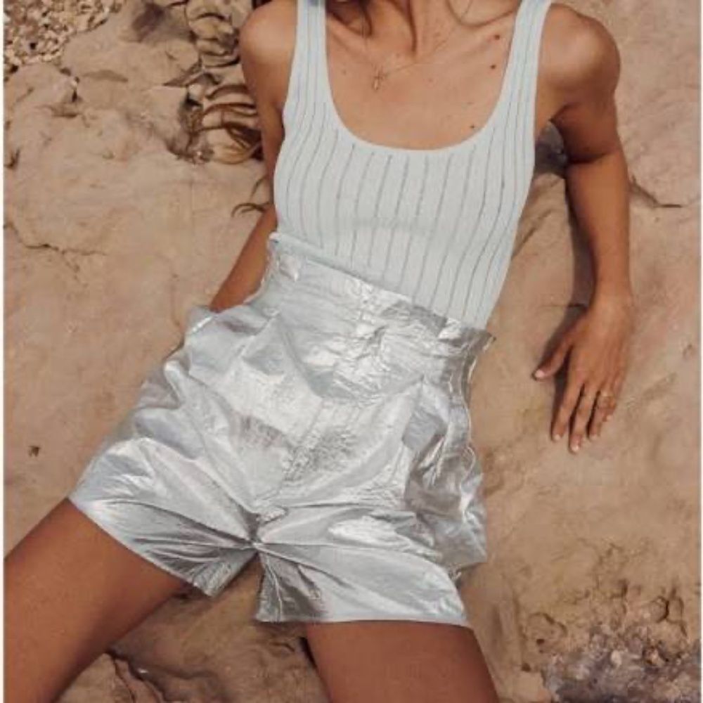 ZARA Metallic Silver Women's Shorts Size XS - LIKE NEW - Stretch Waist Pockets
